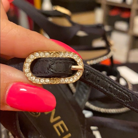 Chanel - Picture 7 of 16